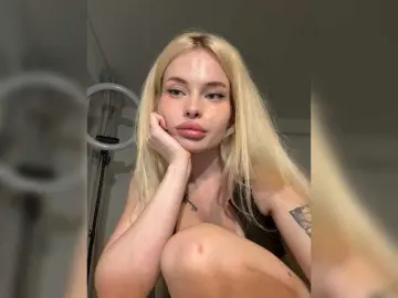 VladaMais  live sex cam