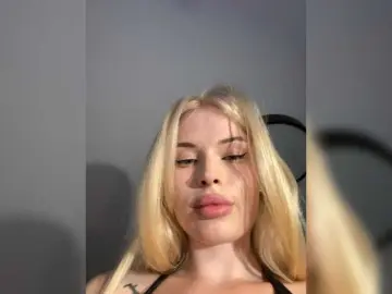 VladaMais  live sex cam
