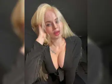 VladaMais  live sex cam