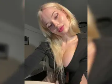VladaMais  live sex cam