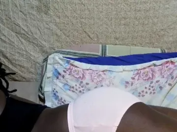 Pretty-lioness  live sex cam