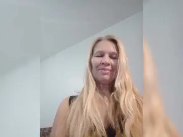 Victoria71  live sex cam