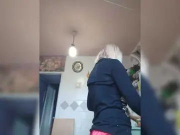 Victoria71  live sex cam