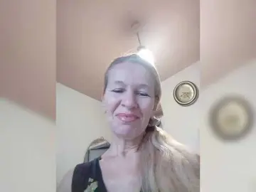 Victoria71  live sex cam