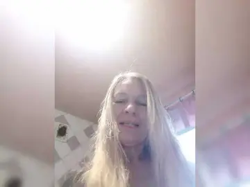 Victoria71  live sex cam