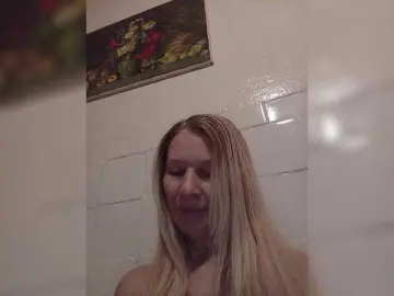 Victoria71  live sex cam