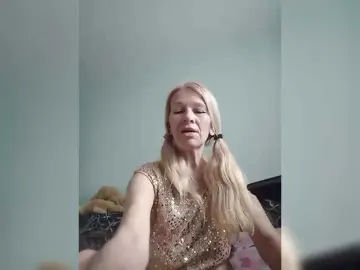 Victoria71  live sex cam