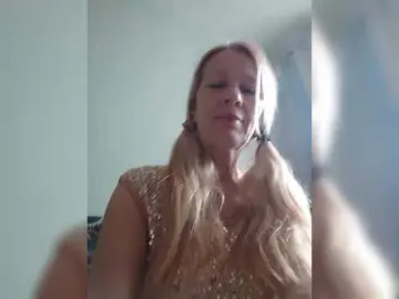 Victoria71  live sex cam