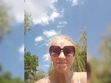 Victoria71  live sex cam