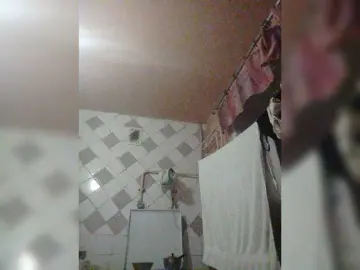 Victoria71  live sex cam