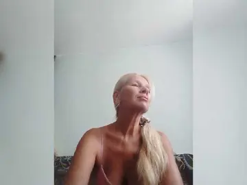 Victoria71  live sex cam