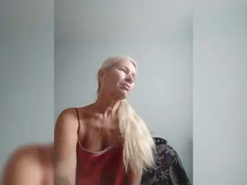 Victoria71  live sex cam