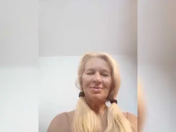 Victoria71  live sex cam