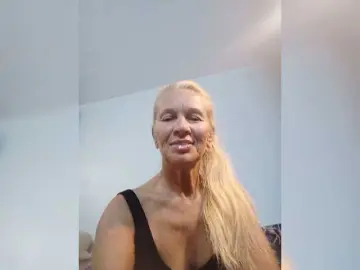 Victoria71  live sex cam