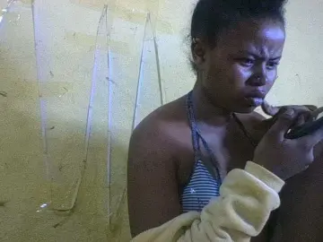 Djamillah  live sex cam