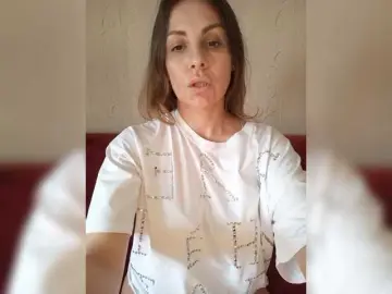 Klybnichca  live sex cam