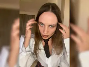 REALMEANTINA  live sex cam