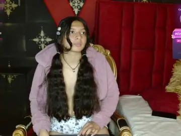 Alana-Paris  live sex cam