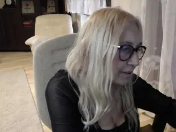 BlondeSofia  live sex cam