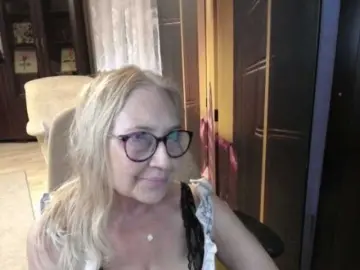 BlondeSofia  live sex cam