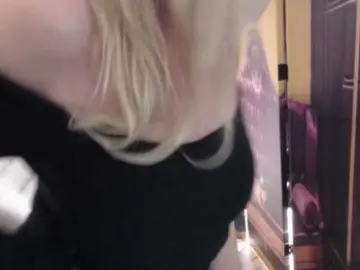 BlondeSofia  live sex cam
