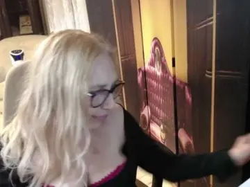 BlondeSofia  live sex cam