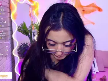 Darling-tay  live sex cam