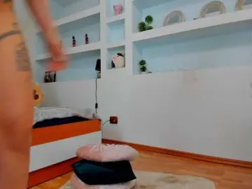 JuicyJulie  live sex cam