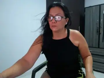 Abriyiz-92  live sex cam
