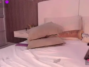 Annie-clarkson  live sex cam