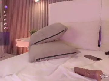 Annie-clarkson  live sex cam