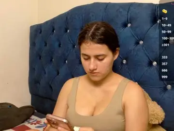 Vikysexy28a  live sex cam