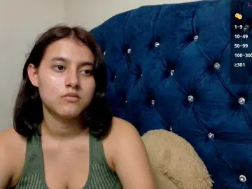 Vikysexy28a  live sex cam