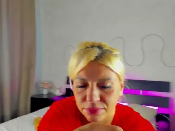 Stasy-Traiin  live sex cam