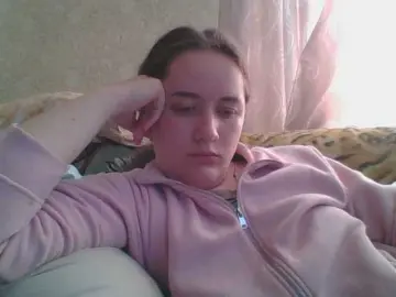 Skyressie13  live sex cam