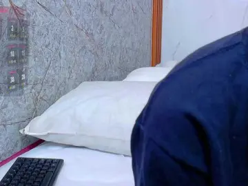 Yourcuteneighbourr  live sex cam