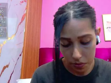 Yourcuteneighbourr  live sex cam