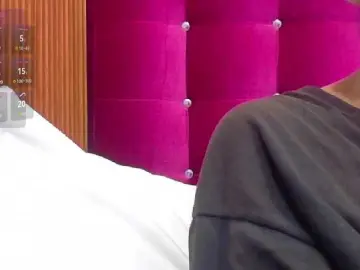 Yourcuteneighbourr  live sex cam