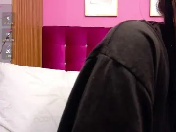 Yourcuteneighbourr  live sex cam