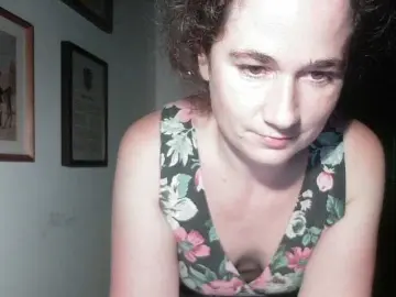 ConsciousKitti  live sex cam
