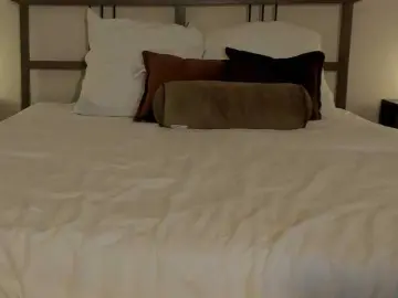 Mia-mit  live sex cam