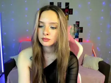 Suzie-Q69  live sex cam