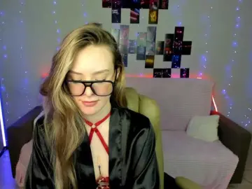 Suzie-Q69  live sex cam