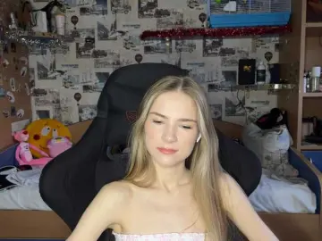 LuveniaMalena  live sex cam