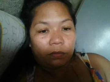 PinayHotMom  live sex cam