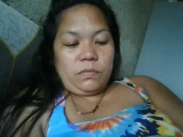 PinayHotMom  live sex cam
