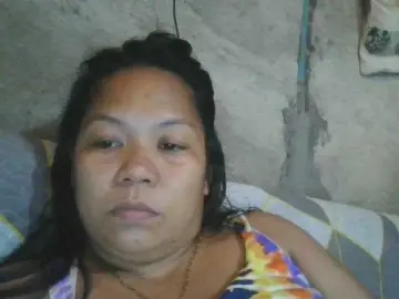 PinayHotMom  live sex cam