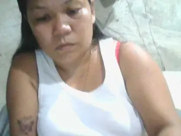 PinayHotMom  live sex cam