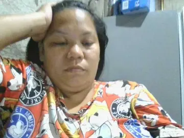 PinayHotMom  live sex cam