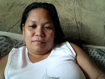 PinayHotMom  live sex cam